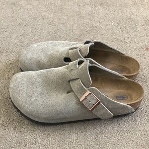 Birkenstock Bostons suede taupe size 39 regular/wide, soft footbed